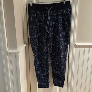 Athleta Cropped Brooklyn Pants